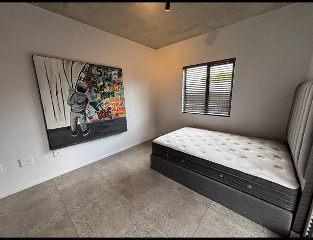 2 BEDROOM APARTMENT FOR SALE IN HYDE PARK